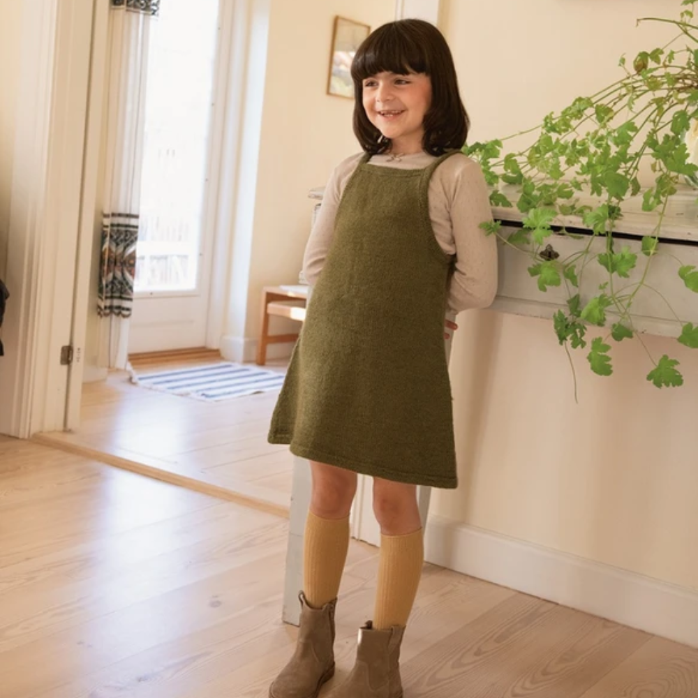 Clementine Dress Junior (Norsk) - Strikkeopskrift
