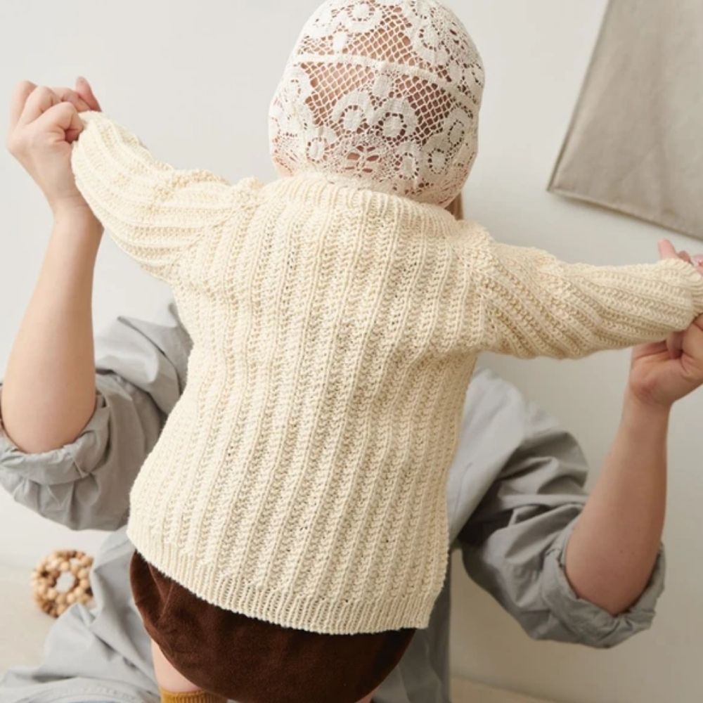 Ellis Cardigan Baby (Norsk) - Strikkeopskrift