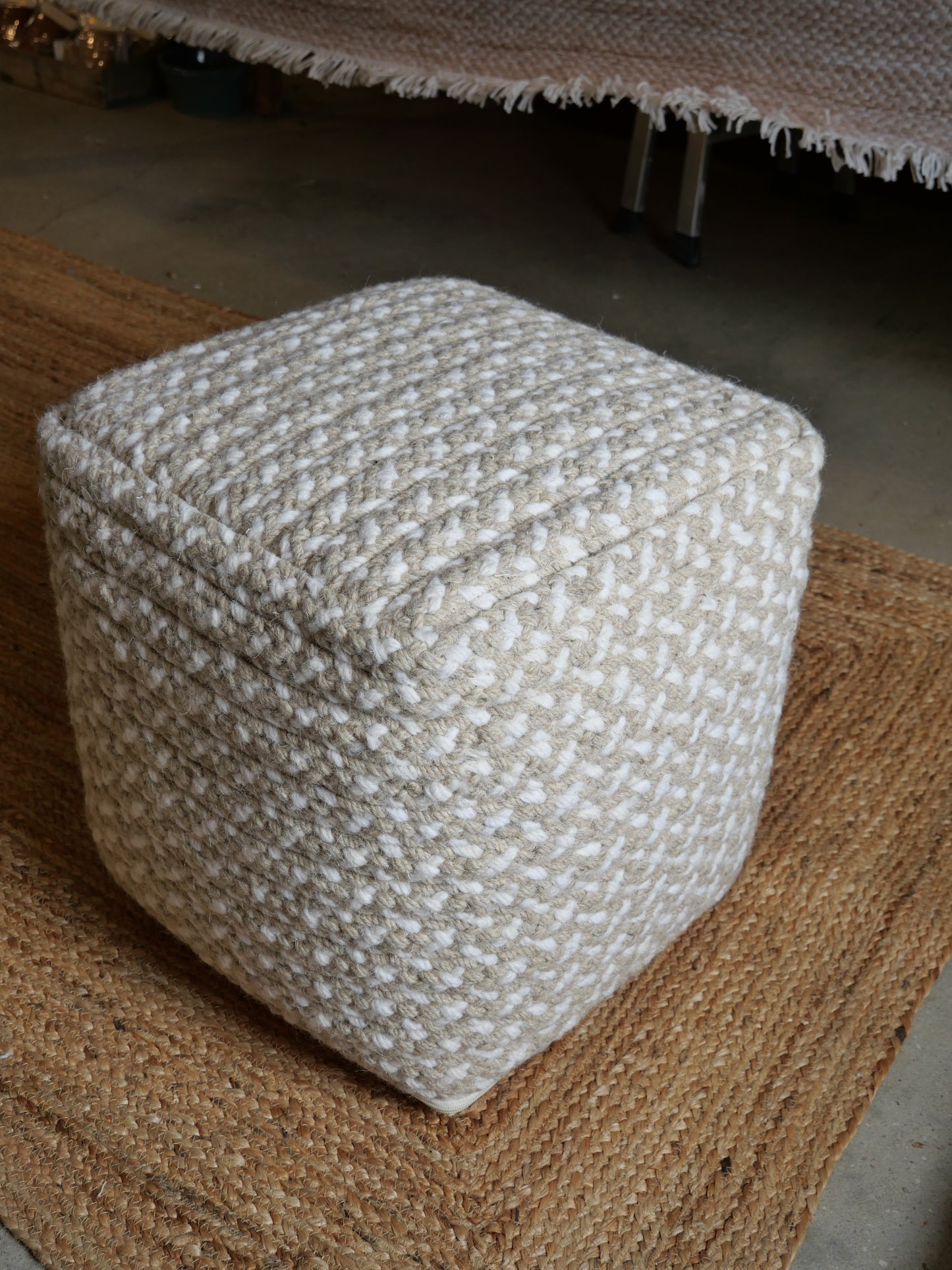Gaya Pouf