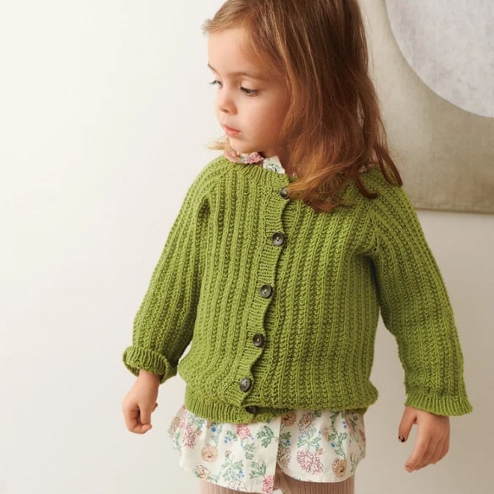 Ellis Cardigan Baby (Norsk) - Strikkeopskrift