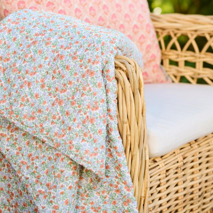Quilt Tæppe m/Lyseblå og Rust Blomster