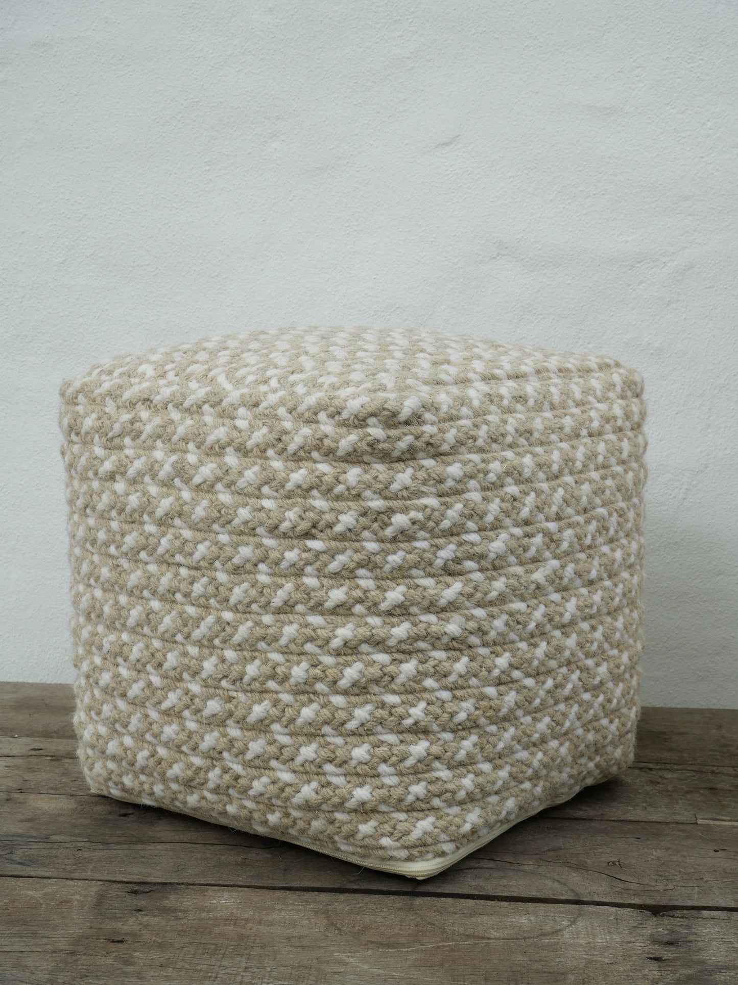 Gaya Pouf