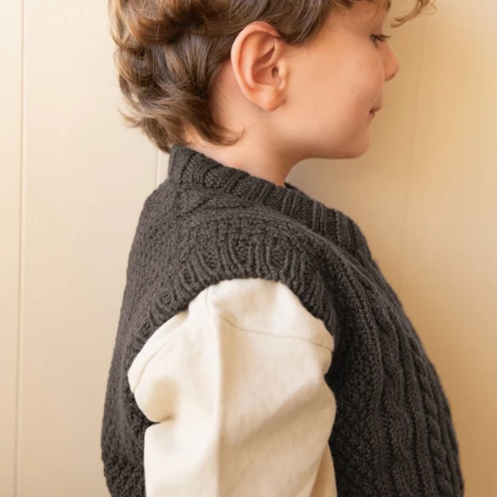 Caspian Slipover Junior (Norsk) - Strikkeopskrift