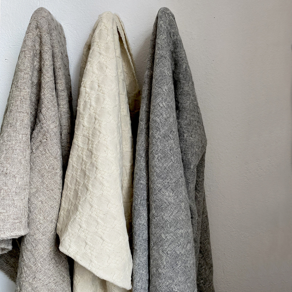 Plain Pied de Coq Plaid