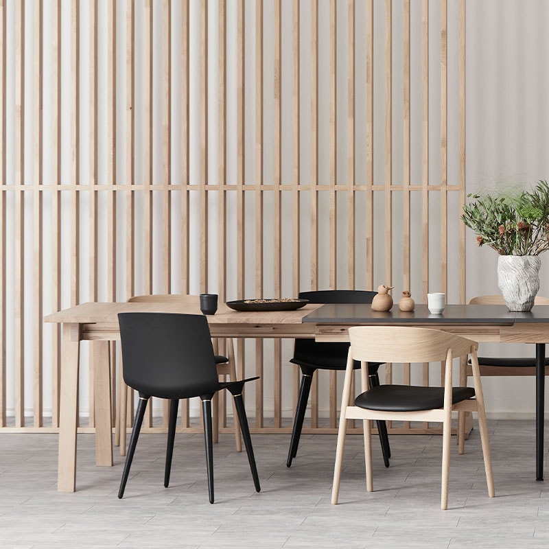 T9 Table Massiv Eg (Udstillingsmodel)