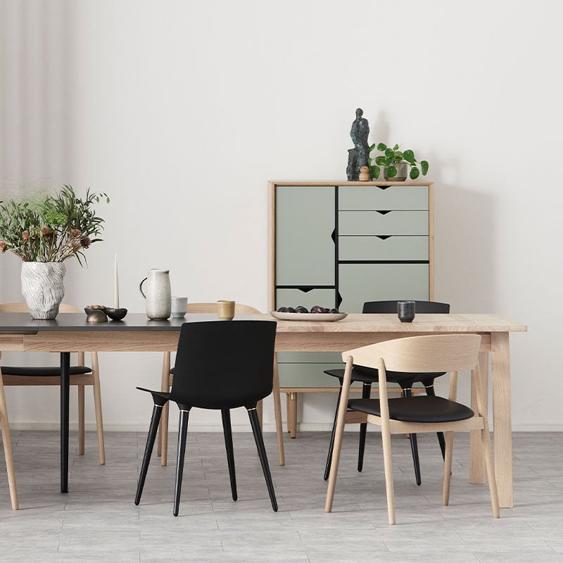 T9 Table Massiv Eg (Udstillingsmodel)