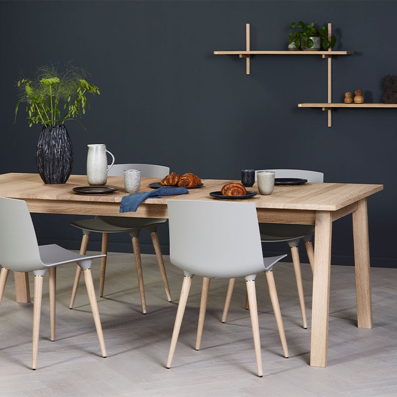 T9 Table Massiv Eg (Udstillingsmodel)