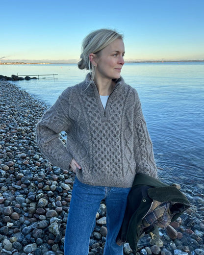 Dagmar Zipper Sweater - Strikkeopskrift